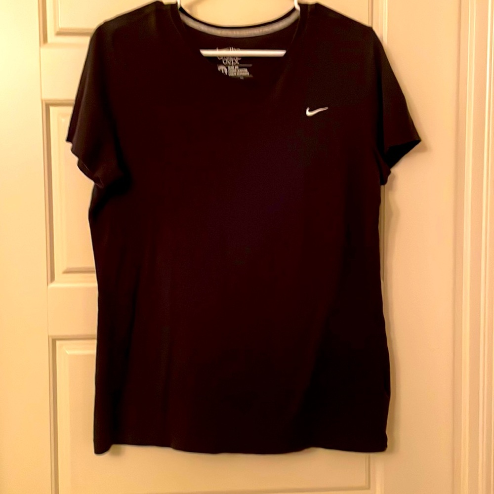 Women’s Nike T-Shirt, Black - XL Slim Fit